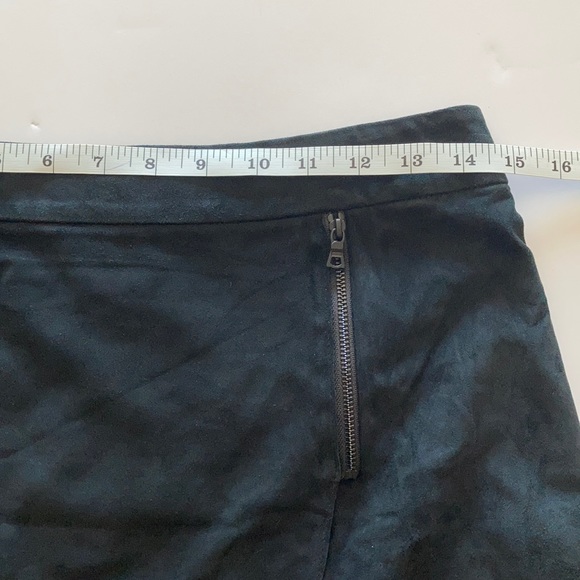 *SOLD*❤️Host Pick Alice + Olivia Suede Skirt NWT - Picture 5 of 9